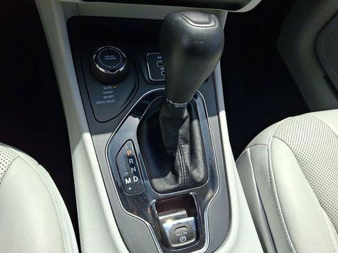 Certified 2020 Jeep Cherokee Limited AWD/4WD image 15