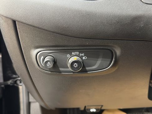 Used 2023 Chevrolet Equinox LT image 13