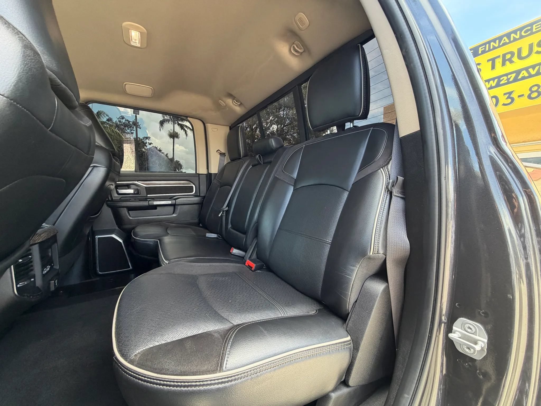 Used 2019 RAM 2500 4x4 Crew Cab Laramie image 18