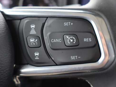 Used 2025 Jeep Wrangler Sahara w/ Safety Group image 17