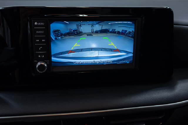 Used 2025 Nissan Kicks S FWD image 17