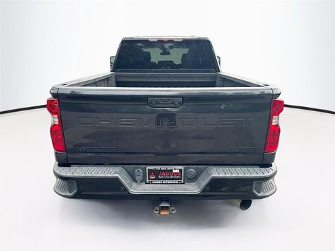 Used 2024 Chevrolet Silverado 2500 Custom w/ Custom Value Package AWD/4WD image 4