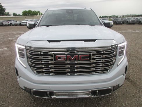 New 2026 GMC Sierra 1500 Denali w/ Denali Reserve Package AWD/4WD image 11