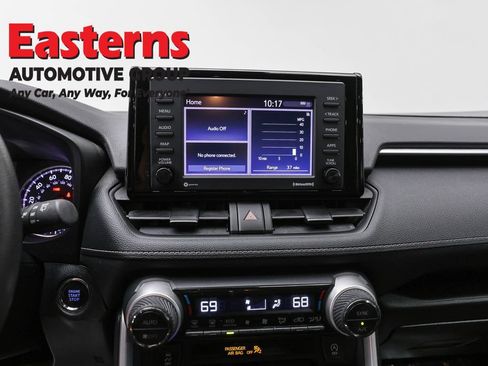 Used 2021 Toyota RAV4 XLE AWD/4WD image 11