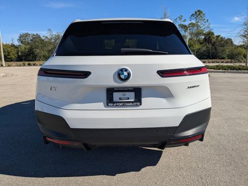 Used 2023 BMW iX xDrive50 image 6