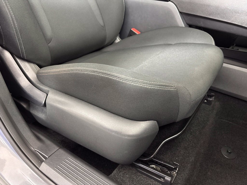 Used 2024 Nissan Rogue S AWD/4WD image 9