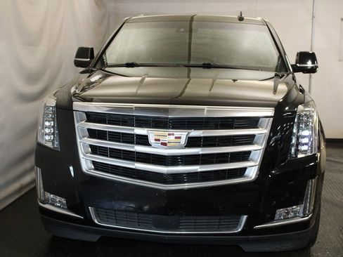 Used 2019 Cadillac Escalade ESV Premium Luxury image 3