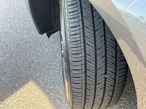 Used 2025 Nissan Altima 2.5 SV image 8