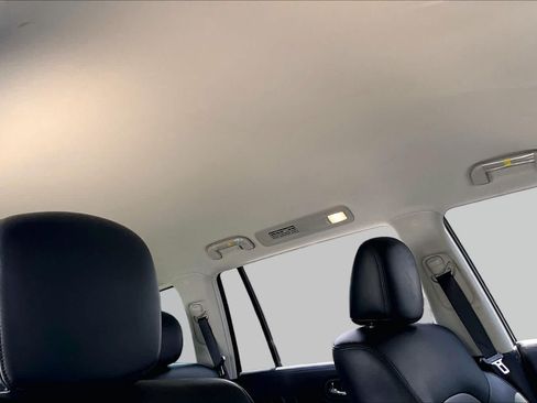 Used 2022 Nissan Armada SV w/ SV Appearance Package RWD image 14