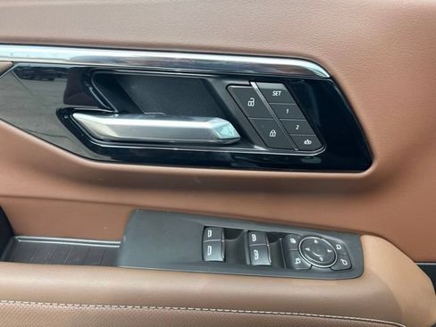 New 2026 Chevrolet Suburban High Country AWD/4WD image 15