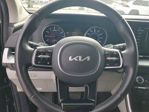 Used 2024 Kia Carnival LX image 26