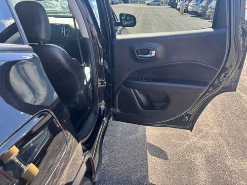 Used 2019 Jeep Compass Latitude AWD/4WD image 19