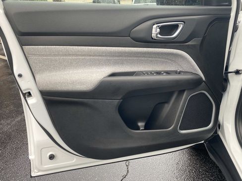 Certified 2023 Jeep Compass Latitude image 21