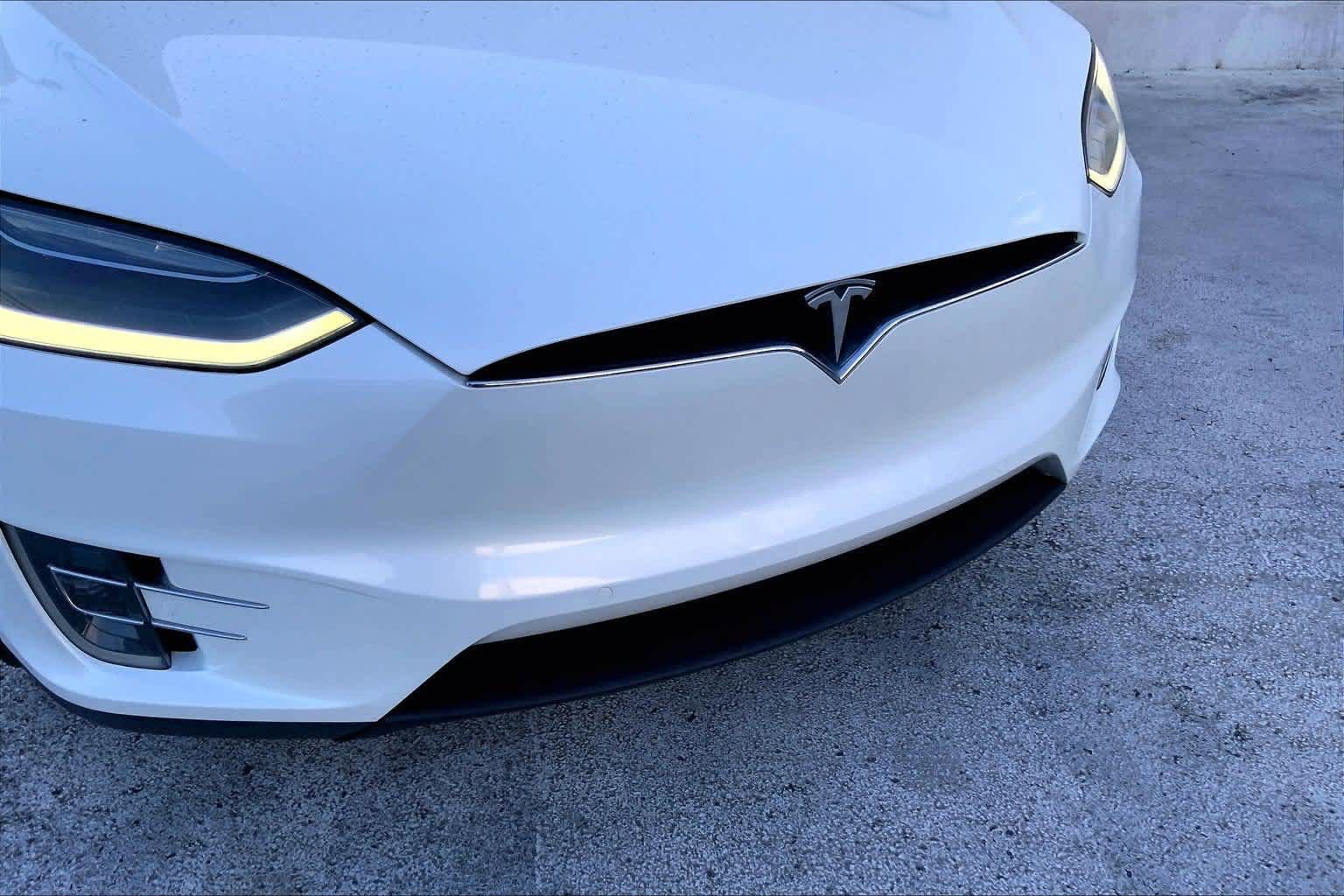 Used 2018 Tesla Model X 75D AWD/4WD image 32