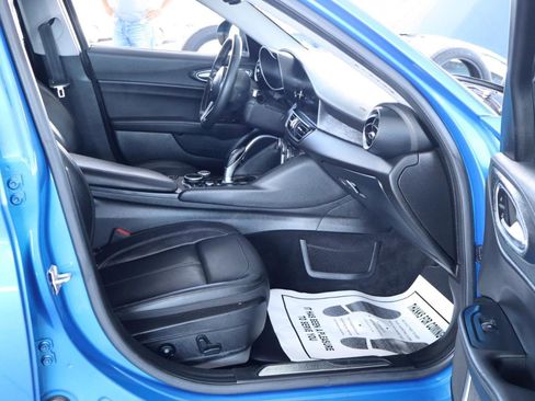 Used 2018 Alfa Romeo Giulia RWD image 32