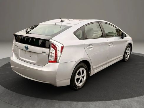 Used 2015 Toyota Prius One image 5