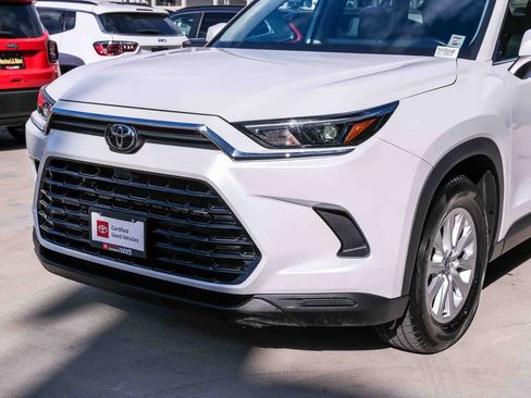 Certified 2025 Toyota Grand Highlander AWD image 11
