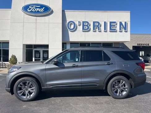 New 2026 Ford Explorer Active w/ Active Comfort Package image 2