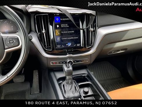Used 2020 Volvo XC60 T5 Momentum w/ Protection Package Premier AWD/4WD image 6