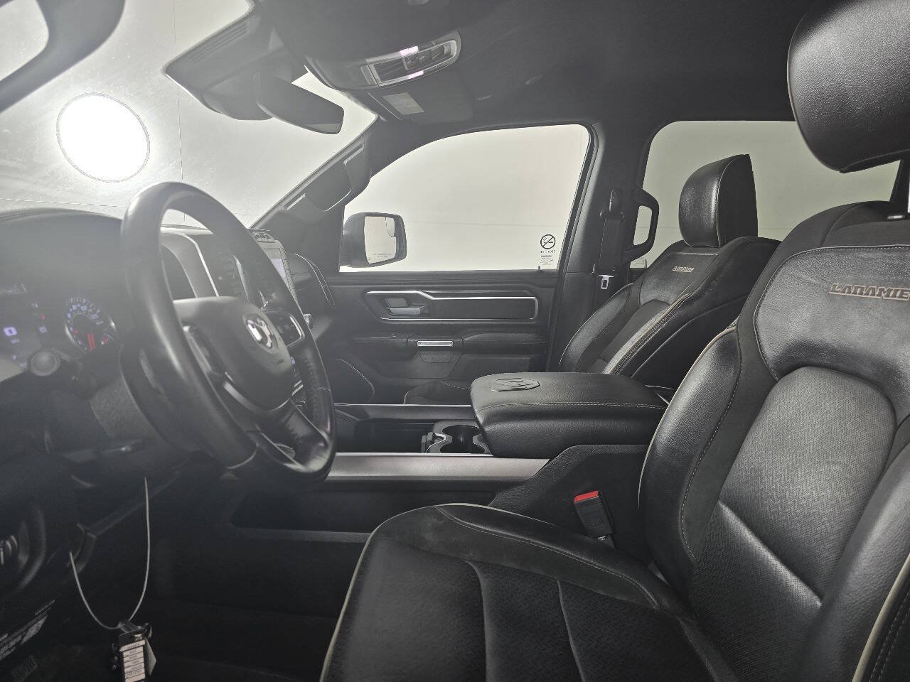 Used 2023 RAM 1500 Laramie AWD/4WD image 12