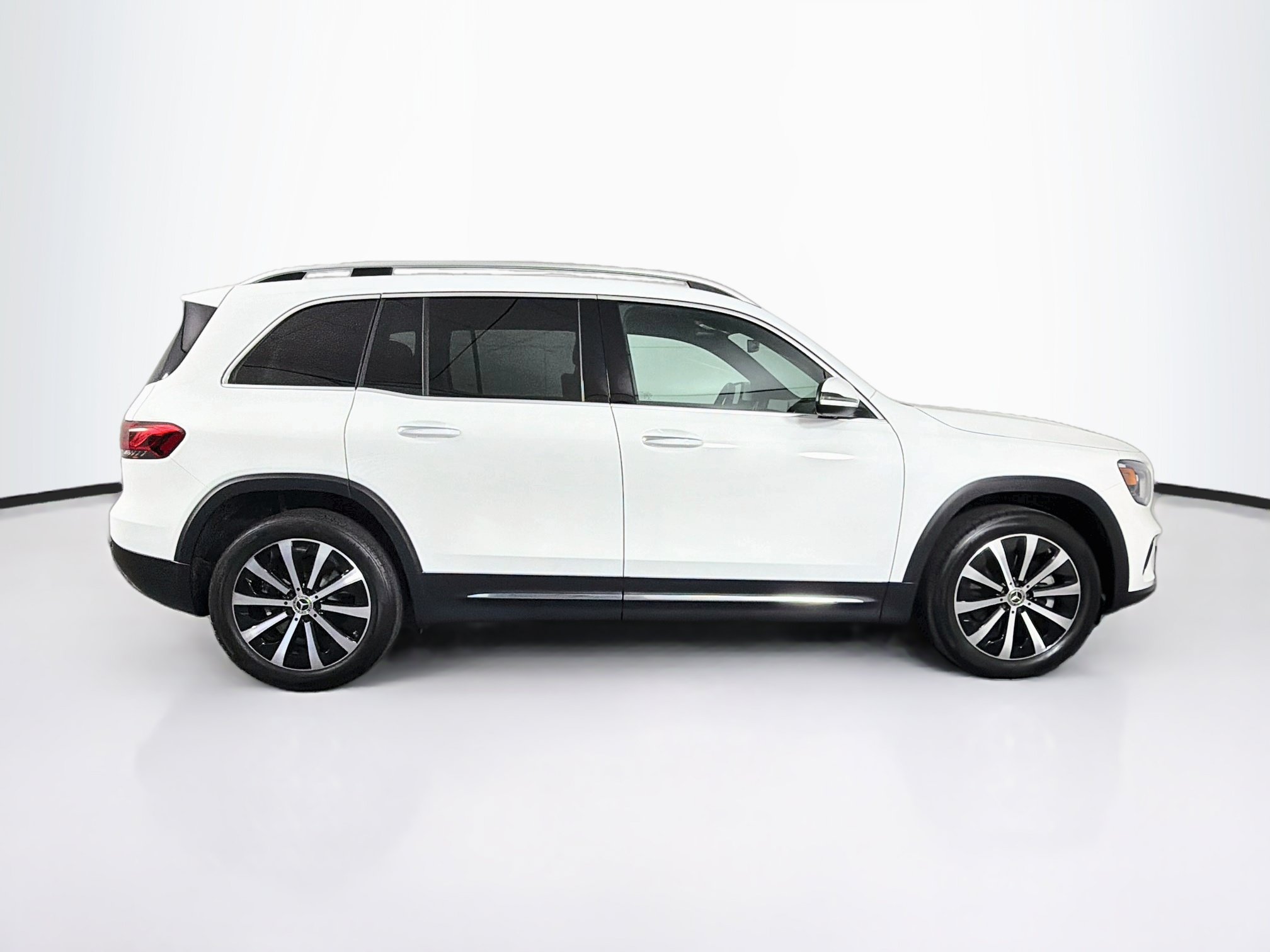 Used 2022 Mercedes-Benz GLB 250 4MATIC image 10