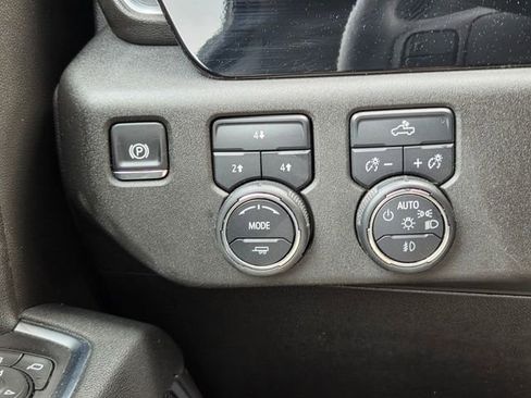 Used 2025 Chevrolet Silverado 2500 LT w/ Convenience Package AWD/4WD image 34