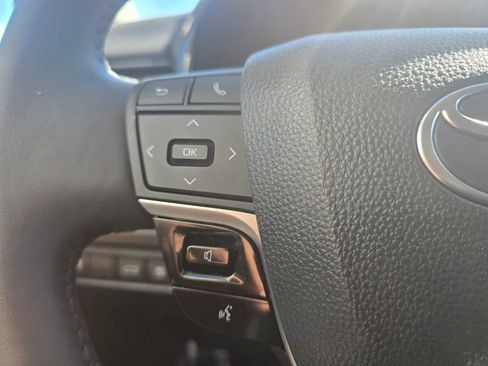 Used 2025 Toyota Camry LE w/ Convenience Package image 31