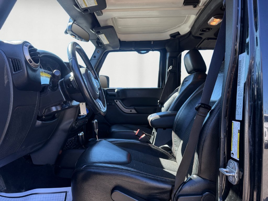 Used 2016 Jeep Wrangler Unlimited Sahara AWD/4WD image 9