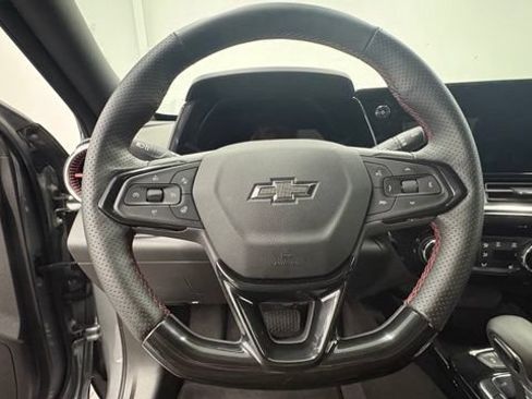 Used 2025 Chevrolet Trax RS w/ Driver Confidence Package FWD image 19