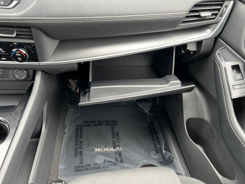 Used 2025 Nissan Rogue SV AWD/4WD image 33
