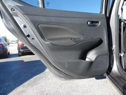 Used 2021 Nissan Versa SV image 36