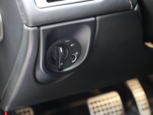 Used 2011 Aston Martin V8 Vantage Coupe RWD image 19