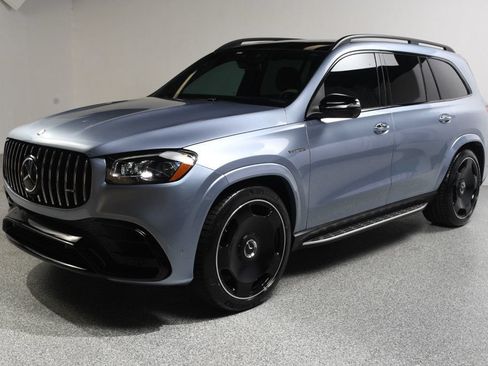 Used 2025 Mercedes-Benz GLS 63 AMG 4MATIC image 2