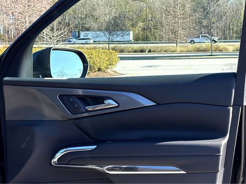 New 2026 Chevrolet Traverse LT w/ Driver Confidence Package FWD image 15
