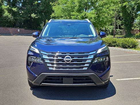Certified 2024 Nissan Rogue SV w/ SV Premium Package AWD/4WD image 2