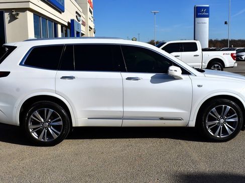 Used 2020 Cadillac XT6 Premium Luxury image 2