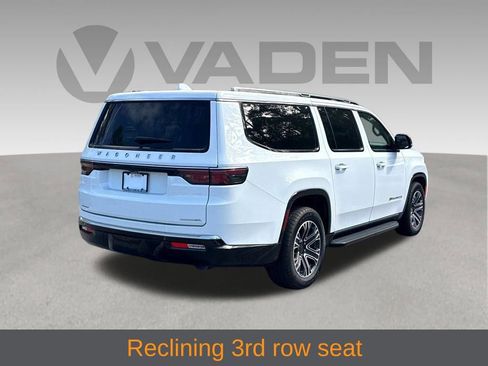 Used 2023 Jeep Wagoneer L Series II AWD/4WD image 17