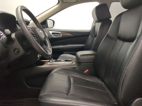 Used 2017 Nissan Pathfinder Platinum w/ Family Entertainment Package FWD image 17