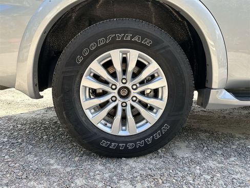 Used 2024 Nissan Armada SV image 8