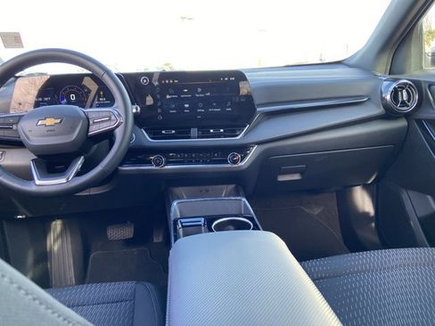 Used 2025 Chevrolet Equinox LT image 14