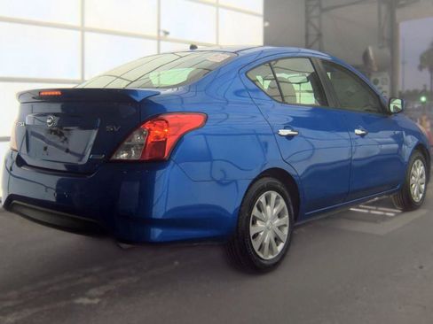 Used 2016 Nissan Versa SV FWD image 4