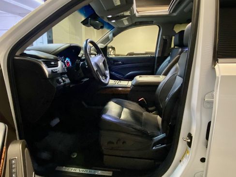Used 2017 Chevrolet Suburban Premier image 18