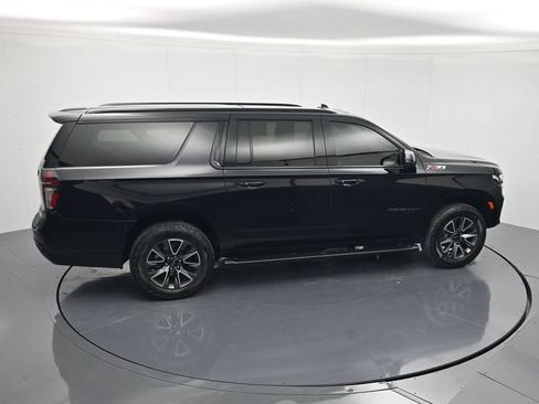 Used 2023 Chevrolet Suburban Z71 w/ Luxury Package AWD/4WD image 34