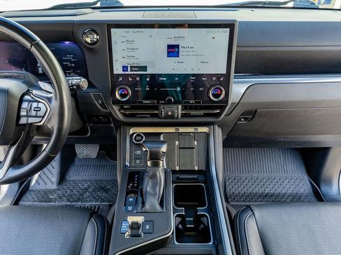 Used 2024 Lexus GX 550 image 24