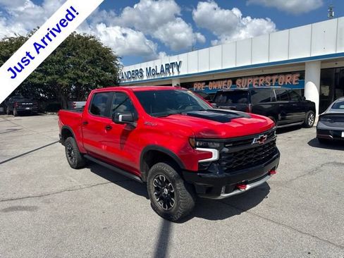 Used 2023 Chevrolet Silverado 1500 ZR2 w/ Technology Package AWD/4WD image 1
