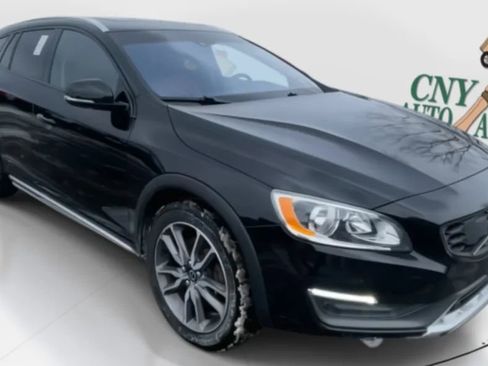 Used 2015 Volvo V60 T5 Cross Country w/ Convenience Package image 7