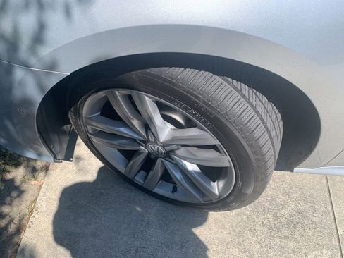 Used 2017 Volkswagen Passat 1.8T SEL Premium image 5