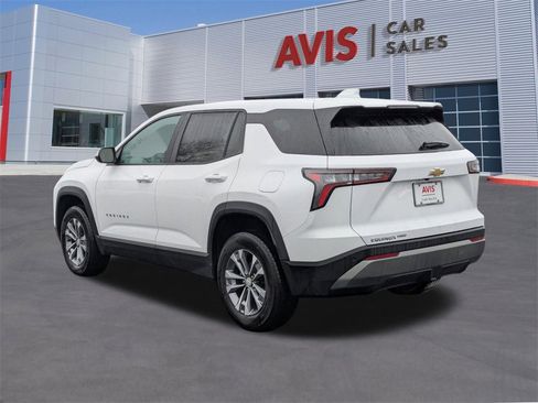 Used 2025 Chevrolet Equinox LT image 3