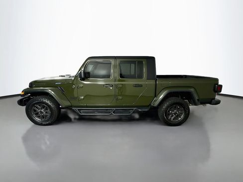 Used 2024 Jeep Gladiator Sport AWD/4WD image 4