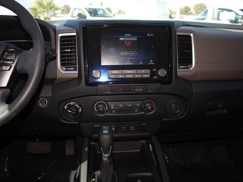 Used 2022 Nissan Frontier SV w/ Technology Package AWD/4WD image 18